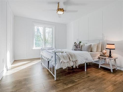 804 Shadeland Avenue, Burlington, ON - Indoor Photo Showing Bedroom