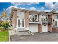 709 Abana Road  Mississauga, ON L5A 1H6