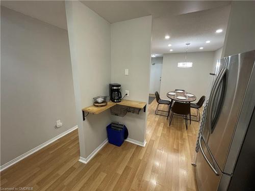 613-1512 Pilgrims Way, Oakville, ON - Indoor Photo Showing Other Room