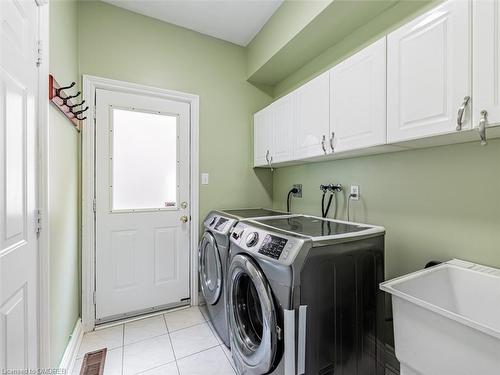 5930 Bassinger Place, Mississauga, ON - Indoor Photo Showing Laundry Room