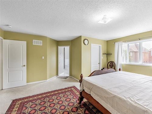 5930 Bassinger Place, Mississauga, ON - Indoor Photo Showing Bedroom