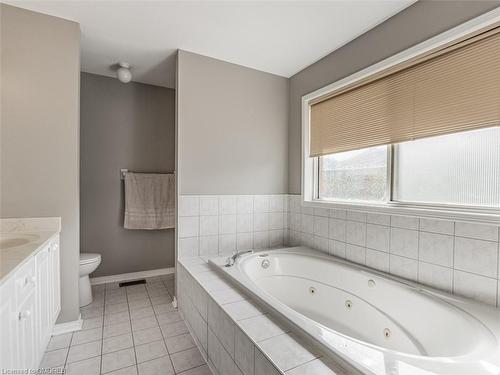 5930 Bassinger Place, Mississauga, ON - Indoor Photo Showing Bathroom