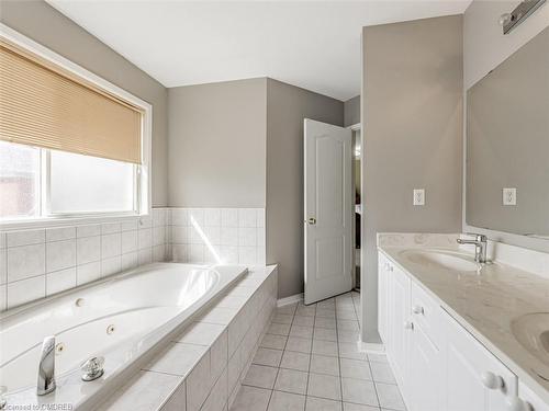 5930 Bassinger Place, Mississauga, ON - Indoor Photo Showing Bathroom