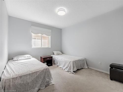 5930 Bassinger Place, Mississauga, ON - Indoor Photo Showing Bedroom