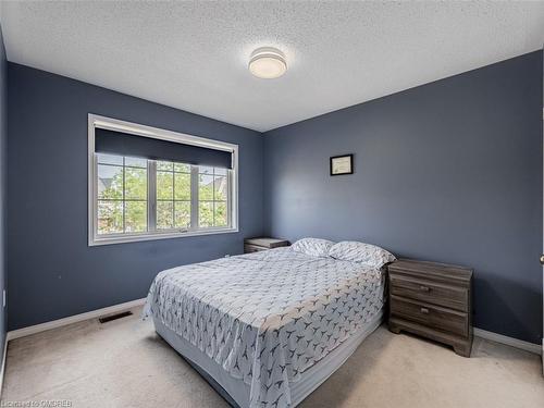 5930 Bassinger Place, Mississauga, ON - Indoor Photo Showing Bedroom