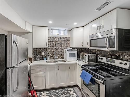 5930 Bassinger Place, Mississauga, ON - Indoor Photo Showing Kitchen With Double Sink