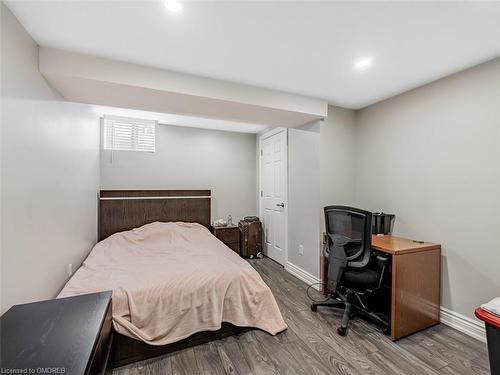 5930 Bassinger Place, Mississauga, ON - Indoor Photo Showing Bedroom