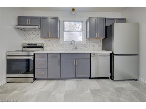 196 Queensdale Avenue E, Hamilton, ON - Indoor Photo Showing Kitchen