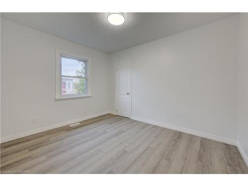 196 Queensdale Avenue E, Hamilton, ON - Indoor Photo Showing Other Room