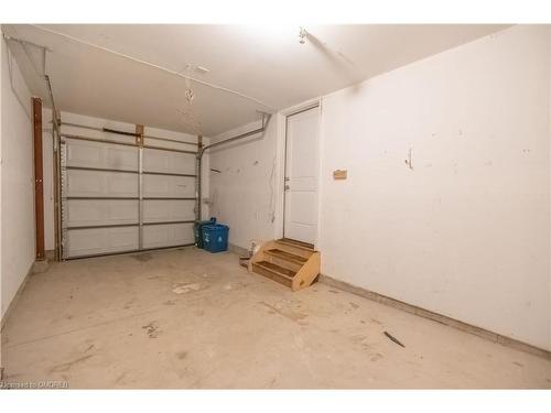 84 Haney Drive, Thorold, ON - Indoor Photo Showing Garage