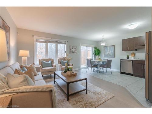 84 Haney Drive, Thorold, ON - Indoor Photo Showing Living Room