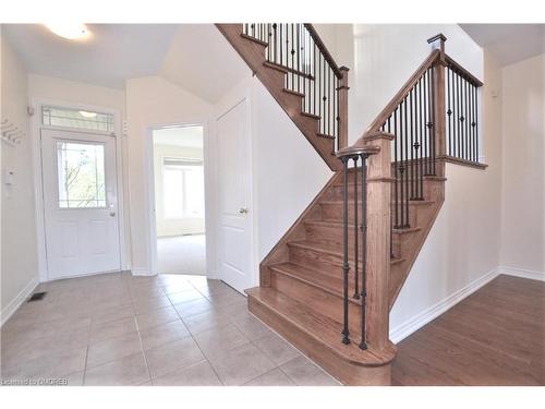 220 Mclaughlin Avenue, Milton, ON - Indoor Photo Showing Other Room