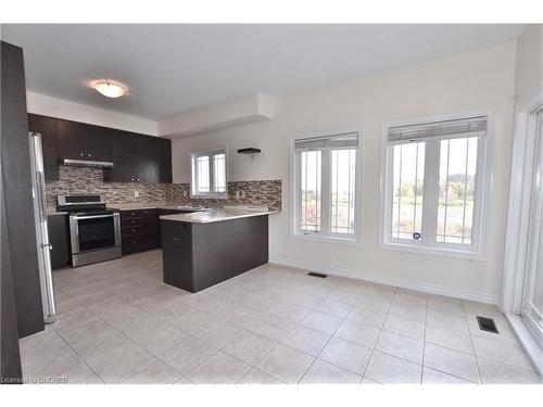 220 Mclaughlin Avenue, Milton, ON - Indoor Photo Showing Kitchen With Upgraded Kitchen