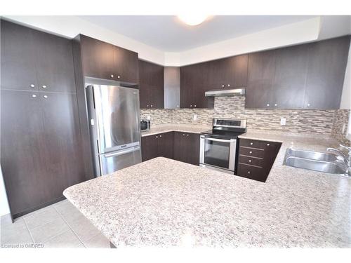 220 Mclaughlin Avenue, Milton, ON - Indoor Photo Showing Kitchen With Double Sink With Upgraded Kitchen