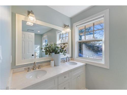 1275 Montrose Abbey Drive, Oakville, ON - Indoor Photo Showing Bathroom