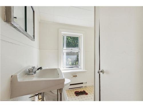 309 Manly Street, Midland, ON - Indoor Photo Showing Bathroom