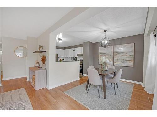 42-608 Pinedale Avenue, Burlington, ON - Indoor Photo Showing Dining Room