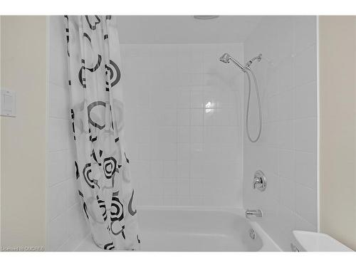 42-608 Pinedale Avenue, Burlington, ON - Indoor Photo Showing Bathroom