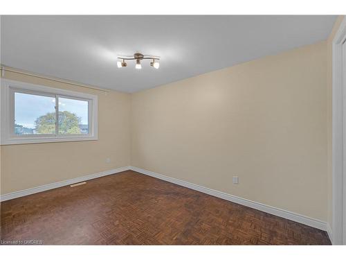 42-608 Pinedale Avenue, Burlington, ON - Indoor Photo Showing Other Room