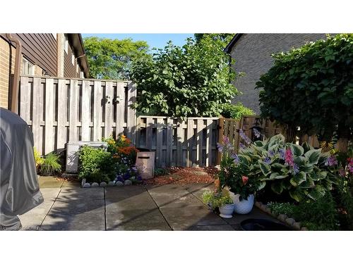 42-608 Pinedale Avenue, Burlington, ON - Outdoor