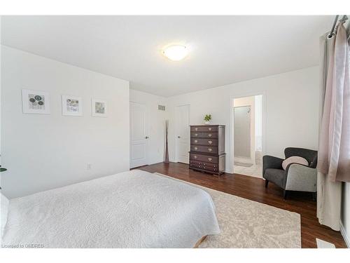 832 Shephard Place, Milton, ON - Indoor Photo Showing Bedroom