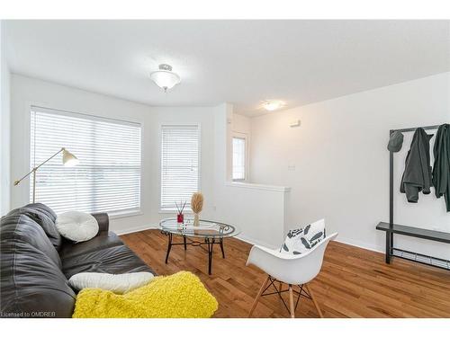 832 Shephard Place, Milton, ON - Indoor Photo Showing Living Room