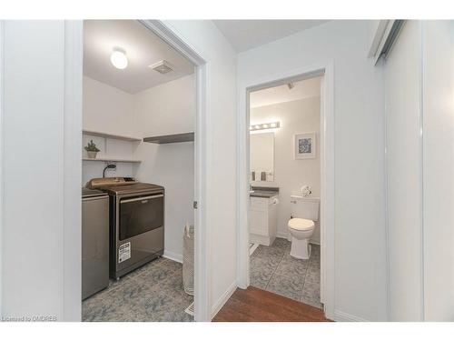 832 Shephard Place, Milton, ON - Indoor Photo Showing Bathroom