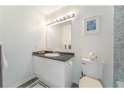 832 Shephard Place, Milton, ON - Indoor Photo Showing Bathroom