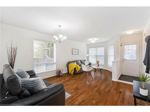 832 Shephard Place, Milton, ON - Indoor Photo Showing Living Room