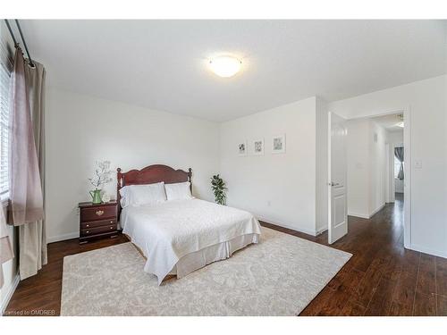 832 Shephard Place, Milton, ON - Indoor Photo Showing Bedroom