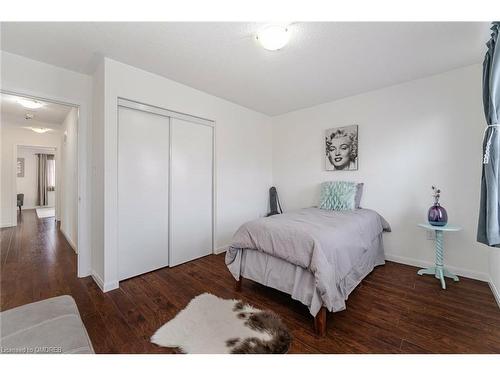 832 Shephard Place, Milton, ON - Indoor Photo Showing Bedroom