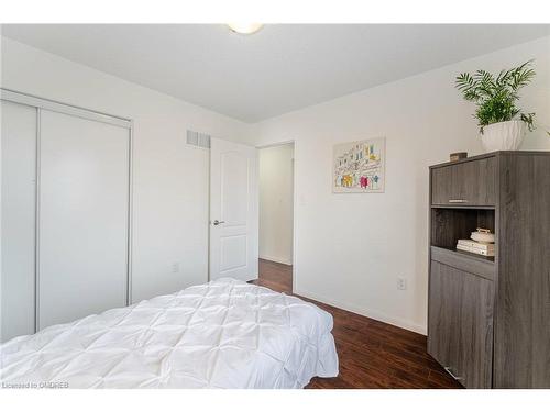 832 Shephard Place, Milton, ON - Indoor Photo Showing Bedroom