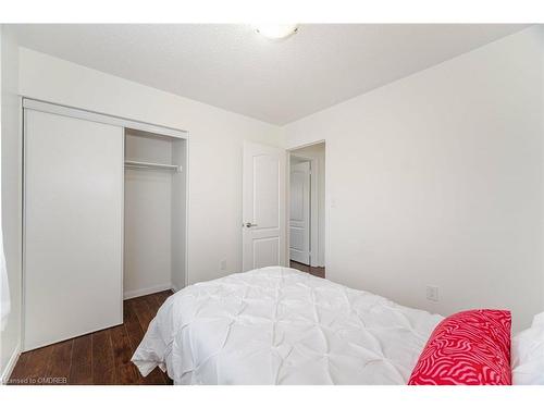 832 Shephard Place, Milton, ON - Indoor Photo Showing Bedroom