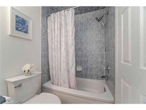 832 Shephard Place, Milton, ON - Indoor Photo Showing Bathroom