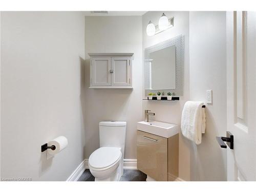 6-2215 Cleaver Avenue, Burlington, ON - Indoor Photo Showing Bathroom