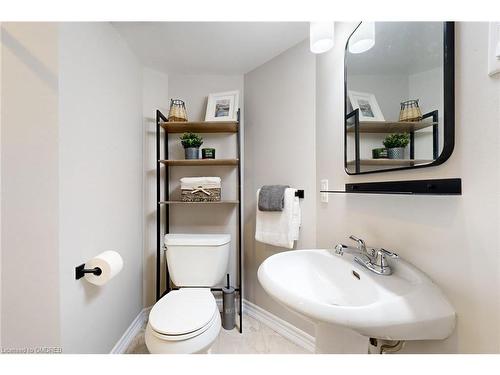 6-2215 Cleaver Avenue, Burlington, ON - Indoor Photo Showing Bathroom