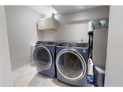 6-2215 Cleaver Avenue, Burlington, ON - Indoor Photo Showing Laundry Room