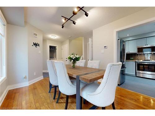 6-2215 Cleaver Avenue, Burlington, ON - Indoor Photo Showing Dining Room