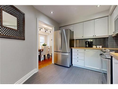 6-2215 Cleaver Avenue, Burlington, ON - Indoor Photo Showing Kitchen