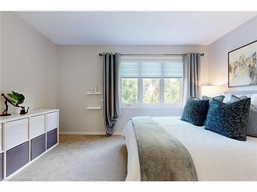 6-2215 Cleaver Avenue, Burlington, ON - Indoor Photo Showing Bedroom