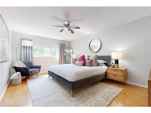 6-2215 Cleaver Avenue, Burlington, ON - Indoor Photo Showing Bedroom