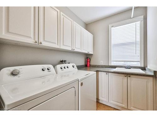 597 Hancock Way, Mississauga, ON - Indoor Photo Showing Laundry Room