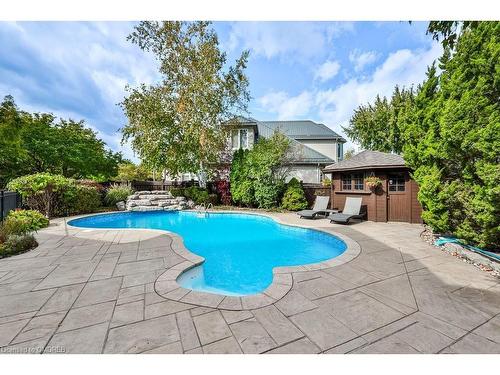 597 Hancock Way, Mississauga, ON - Outdoor With In Ground Pool With Backyard