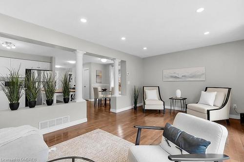 43 Law Drive, Guelph, ON - Indoor Photo Showing Living Room