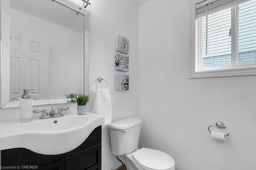 43 Law Drive, Guelph, ON - Indoor Photo Showing Bathroom