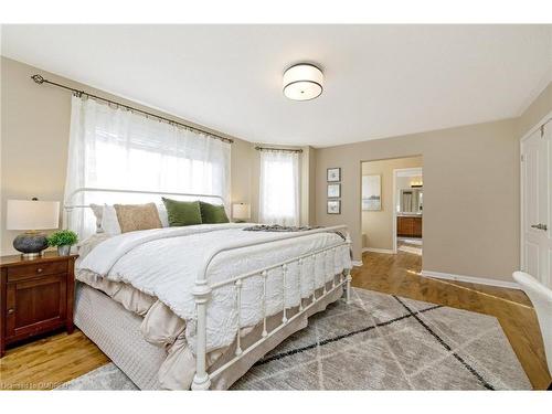 1326 Marshall Crescent, Milton, ON - Indoor Photo Showing Bedroom