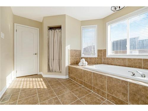 1326 Marshall Crescent, Milton, ON - Indoor Photo Showing Bathroom