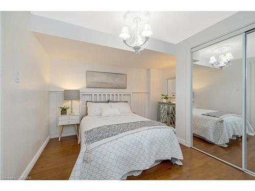 1326 Marshall Crescent, Milton, ON - Indoor Photo Showing Bedroom