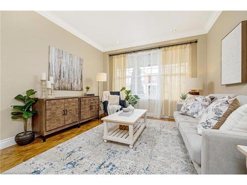 1326 Marshall Crescent, Milton, ON - Indoor Photo Showing Living Room