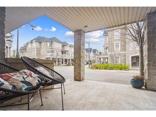 83-2435 Greenwich Drive, Oakville, ON - Outdoor